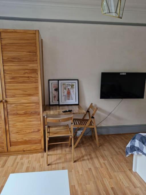 Bright Studio Apartment In A Perfect Location London Exterior foto